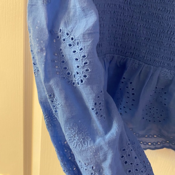 AMERICAN EAGLE blue eyelet peplum crop with puffy sleeves size medium - Picture 4 of 8